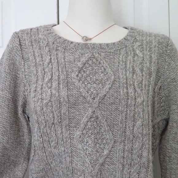 Grey Crew neck cable knit sweater - Picture 4 of 7
